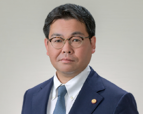 白坂 一 氏